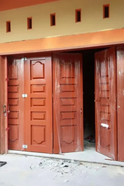 Sectional Door (8) Sectional Door (8)